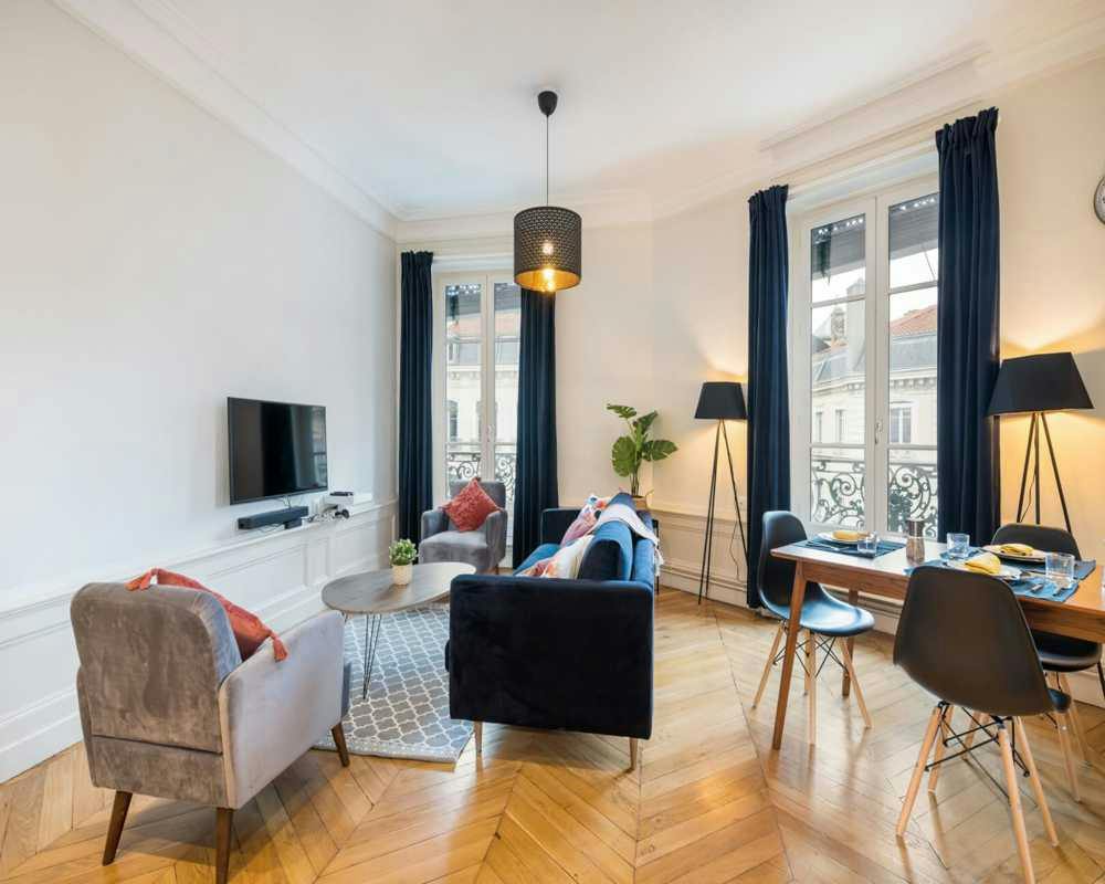 Private room for rent on Rue de la République, Lyon - Plus