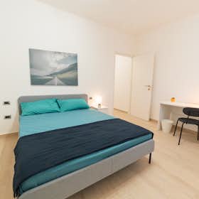 WG-Zimmer for rent for 690 € per month in Milan, Via Alessandro Litta Modignani