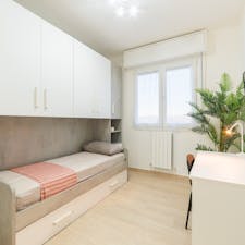 WG-Zimmer for rent for 650 € per month in Milan, Via Alessandro Litta Modignani