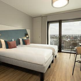 单间公寓 正在以 €2,635 的月租出租，其位于 Antwerpen, Plantin en Moretuslei
