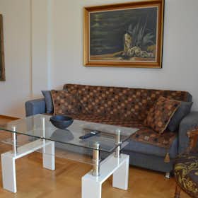 公寓 正在以 €1,100 的月租出租，其位于 Athens, Naiadon