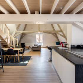 Appartement te huur voor € 2.500 per maand in Dijon, Rue du Palais