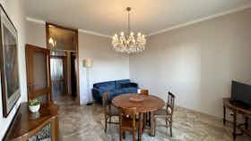 Apartment for rent for €1,600 per month in Novate Milanese, Via della Resistenza