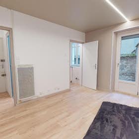 Appartement te huur voor € 440 per maand in Nancy, Rue de Mon-Désert