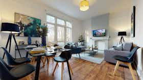 Apartment for rent for £4,450 per month in London, East Dulwich Grove