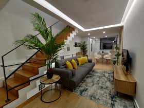 Apartament de închiriat pentru 1.700 EUR pe lună în Aveiro, Rua Doutor António Christo