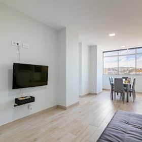 Apartment for rent for €5,000 per month in Las Palmas de Gran Canaria, Calle Luis Benítez Inglott