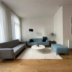 Apartment for rent for €1,450 per month in Antwerpen, Verschansingstraat