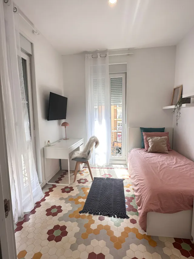 Private room in Avinguda Doctor Peset Aleixandre, Valencia (1459537) room image 2