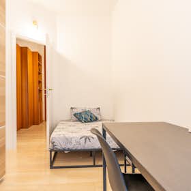 Private room for rent for €640 per month in Milan, Piazza Imperatore Tito
