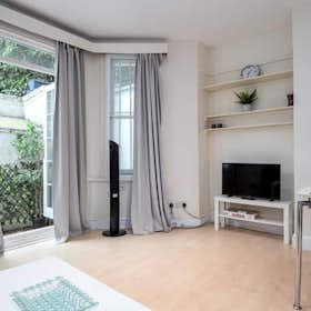 Apartment for rent for £2,999 per month in London, Holland Road
