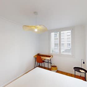 Private room for rent for €432 per month in Grenoble, Rue Docteur Calmette