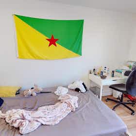 Privat rum att hyra för 420 € i månaden i Toulon, Rue des Remparts