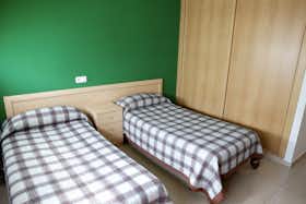 Mehrbettzimmer zu mieten für 725 € pro Monat in Lugo, Rúa Alfonso X O Sabio