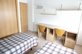 Habitación compartida en alquiler por 761 € al mes en Lugo, Rúa Alfonso X O Sabio