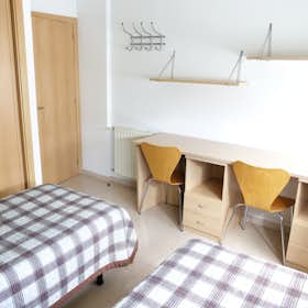Shared room for rent for €761 per month in Lugo, Rúa Alfonso X O Sabio