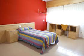 Mehrbettzimmer zu mieten für 945 € pro Monat in Lugo, Rúa Alfonso X O Sabio