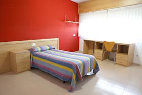 共用房间 正在以 €945 的月租出租，其位于 Lugo, Rúa Alfonso X O Sabio
