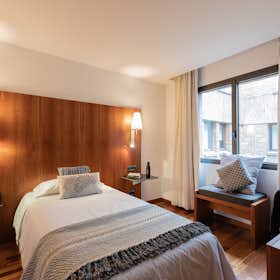 Mehrbettzimmer zu mieten für 899 € pro Monat in Pamplona, Calle de Iturrama