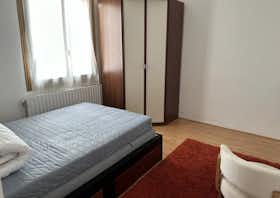 Отдельная комната сдается в аренду за 589 € в месяц в Tremblay-en-France, Place Pierre Curie