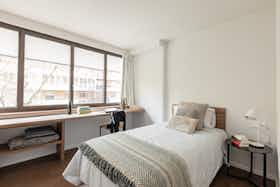Mehrbettzimmer zu mieten für 991 € pro Monat in Pamplona, Calle de Iturrama