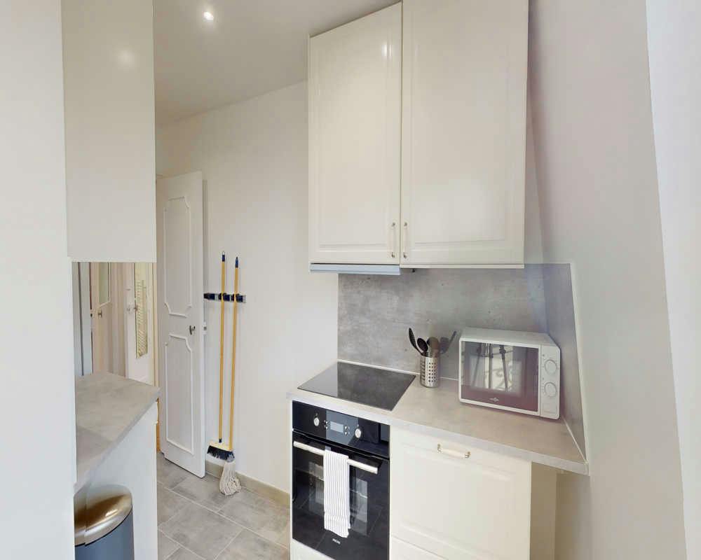 Private room for rent on Rue Chaligny, Paris - Plus