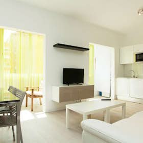 Apartment for rent for €1,495 per month in Barcelona, Carrer dels Enamorats