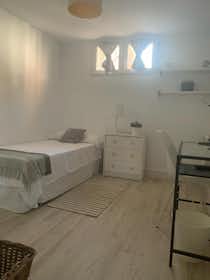 Private room for rent for €975 per month in Pozuelo de Alarcón, Calle Diamante
