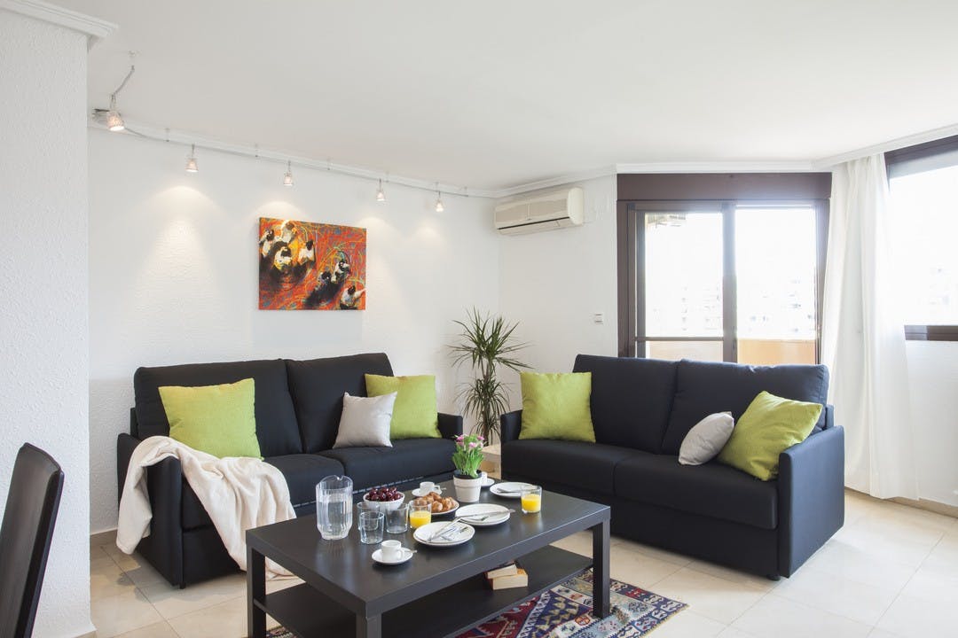 Apartment for rent for €1,900 per month in Valencia, Carrer Sants Just i Pastor