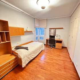 Habitación privada en alquiler por 450 € al mes en Gasteiz / Vitoria, Calle de Pintor Aurelio Vera-Fajardo
