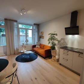 Apartment for rent for €1,750 per month in Rotterdam, Lambertusstraat