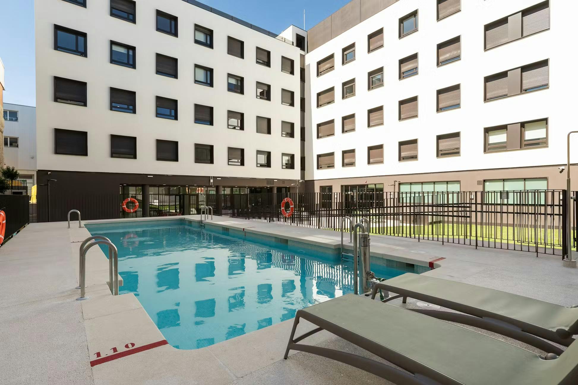 Double room Madrid, 1 bed, 20m² — photo 15