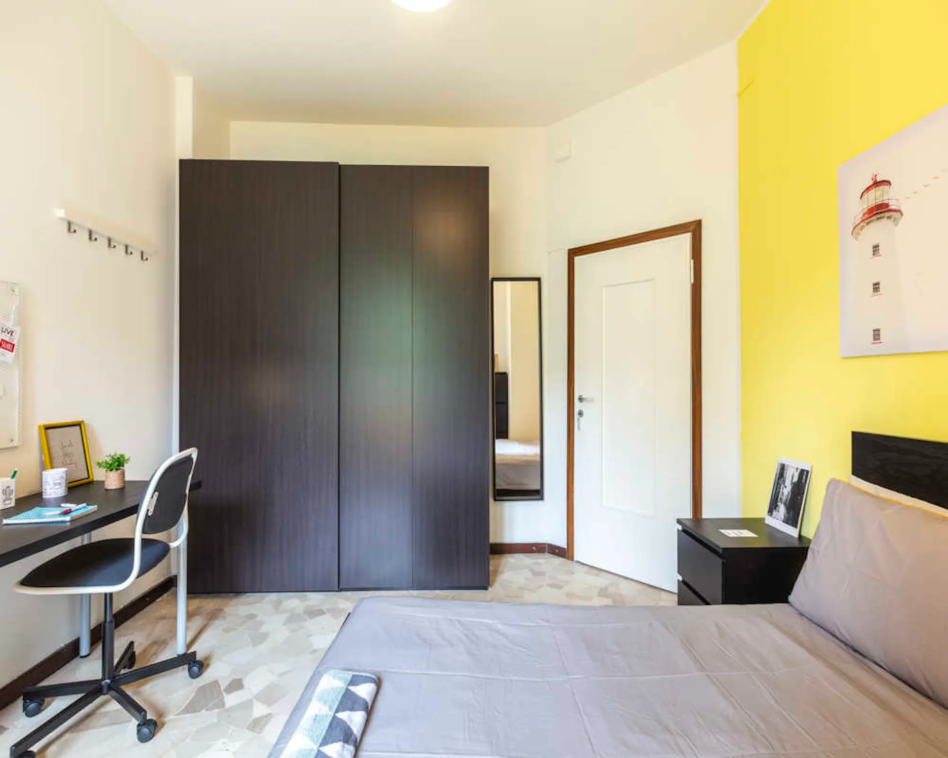 Via Lorenteggio, Milan preview