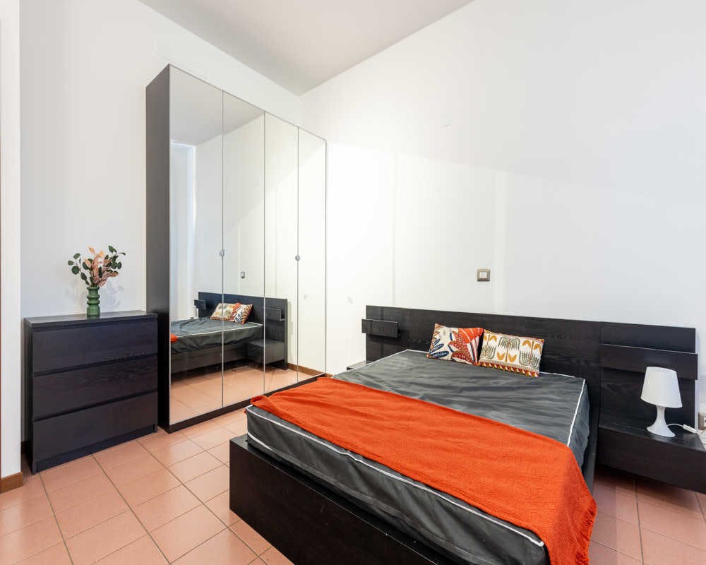 Via Jacopo della Quercia, Milan preview