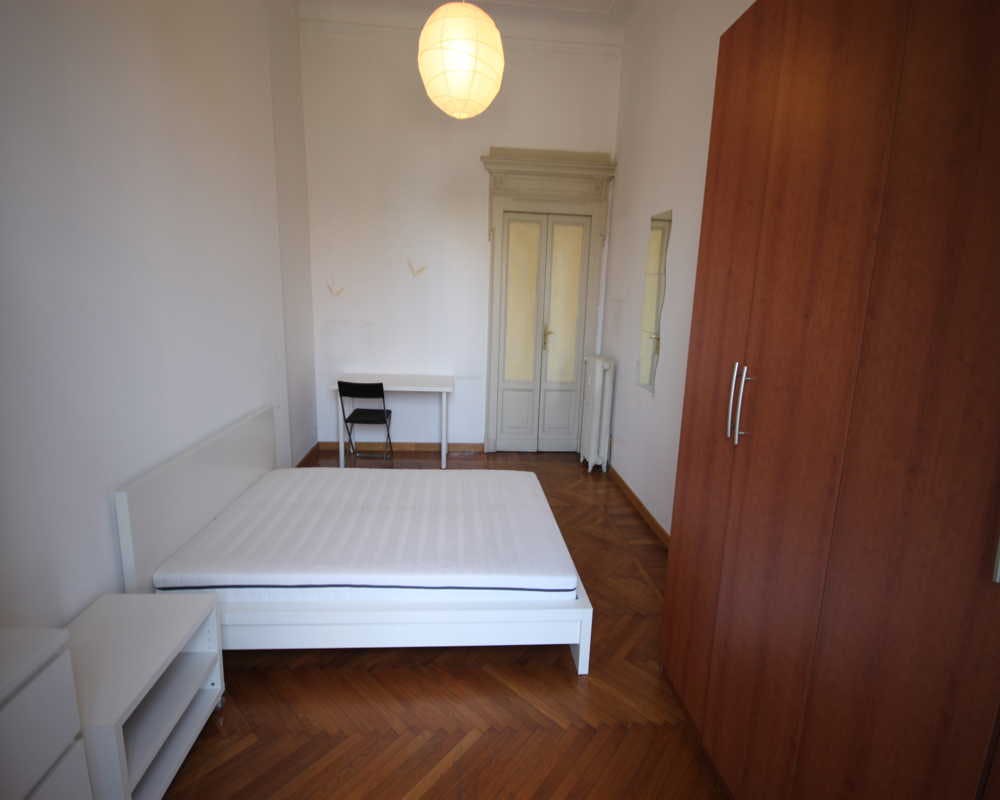Piazza Ventiquattro Maggio, Milan preview