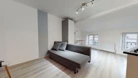 单间公寓 正在以 €380 的月租出租，其位于 Saint-Étienne, Rue Claude Delaroa