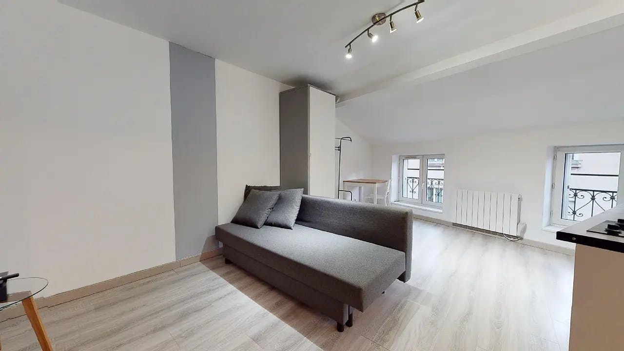 Студія за оренду для 380 EUR на місяць у Saint-Étienne, Rue Claude Delaroa