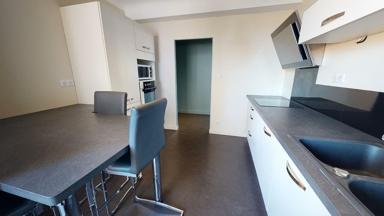 Single room Clermont-Ferrand, 1 bed, 12m² — photo 13