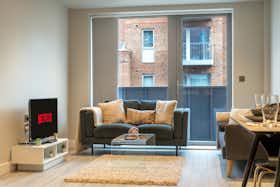 Appartamento in affitto a 2.750 £ al mese a Slough, Petersfield Avenue