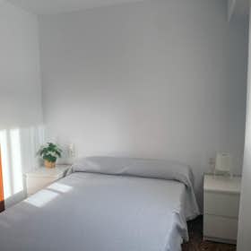 Private room for rent for €600 per month in Valencia, Carrer de l'Alguer