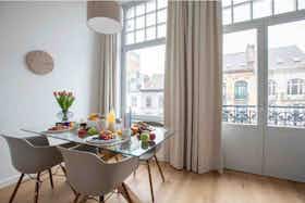 Appartement te huur voor € 1.902 per maand in Uccle, Avenue Winston Churchill