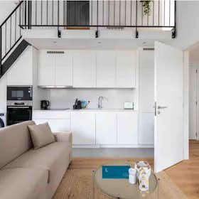 Appartamento in affitto a 1.950 € al mese a Uccle, Avenue Winston Churchill