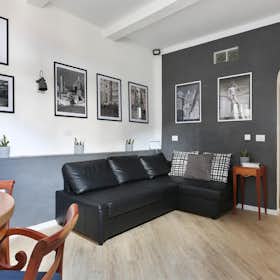 Apartment for rent for €1,550 per month in Florence, Via Taddea