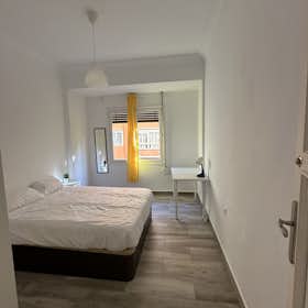 私人房间 正在以 €340 的月租出租，其位于 Alicante, Carrer Barcelona