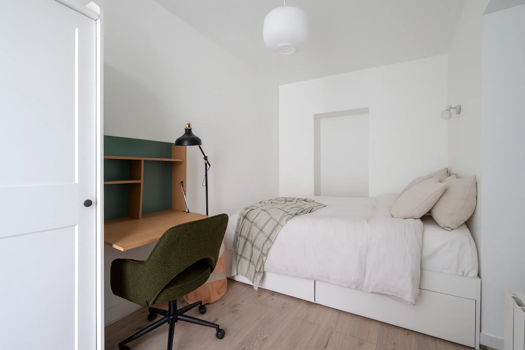 Place de la Réunion, Paris preview