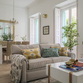 Apartment for rent for €2,300 per month in Madrid, Calle de San Roque