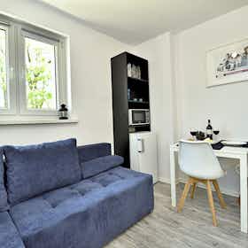 单间公寓 正在以 PLN 1,349 的月租出租，其位于 Łódź, ulica Antoniego Mackiewicza