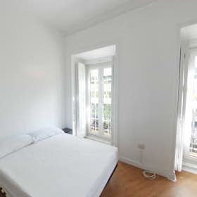 Shared room for rent for €615 per month in Madrid, Calle de Ventura Rodríguez