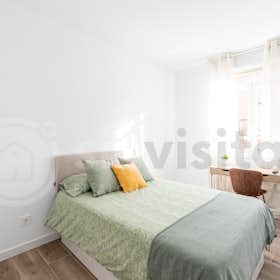 Private room for rent for €770 per month in Madrid, Calle Navarra