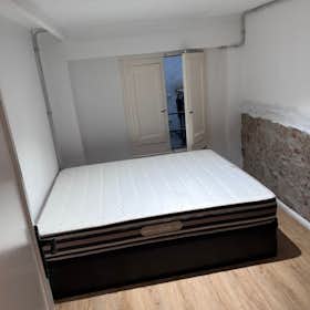 Private room for rent for €900 per month in Barcelona, Carrer de les Pedreres